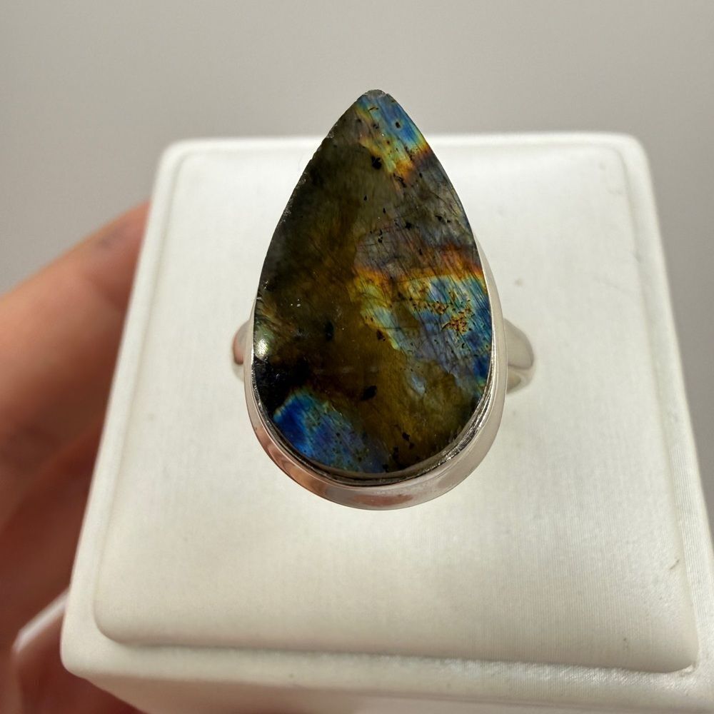 Stunning 20x11mm pear shaped Labradorite cabochon ring in sterling‎ silver! - Picture 6 of 15